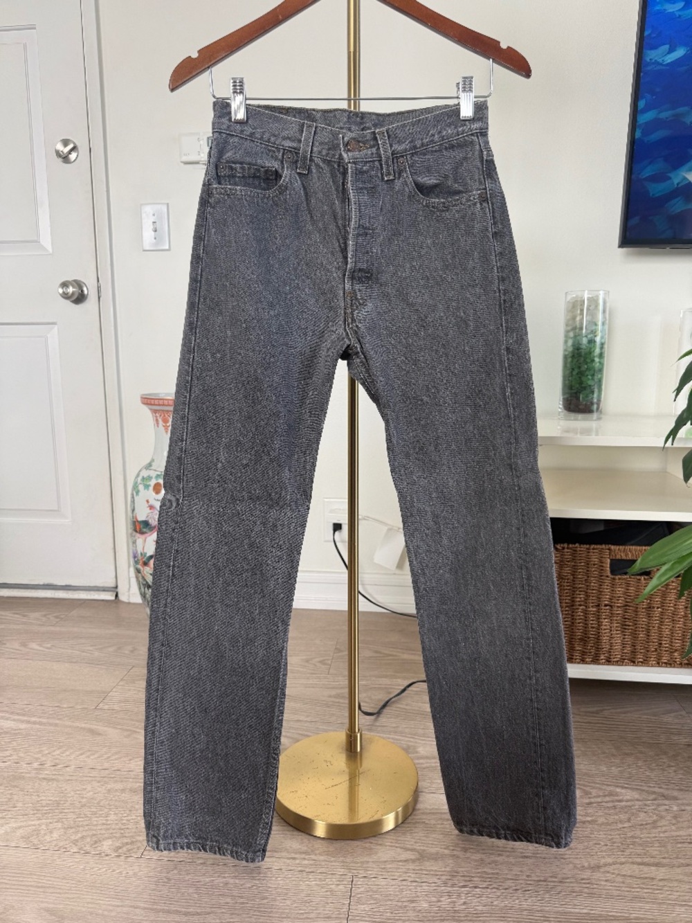 Vintage Levi's 505 Regular Fit Jeans 28x28 Faded Black